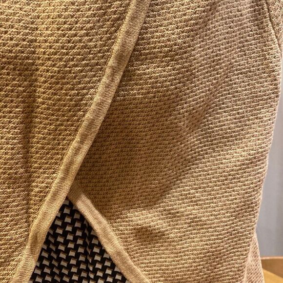 The Limited  Women's Tan Knitted 3/4 Sleeves Shirttail Split Back Blouse  Size M - Picture 7 of 11